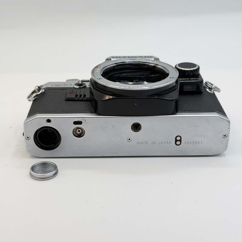 Olympus OM10 35mm Film SLR Camera Body Silver Black with Manual Adapter TESTED - Picture 12 of 12